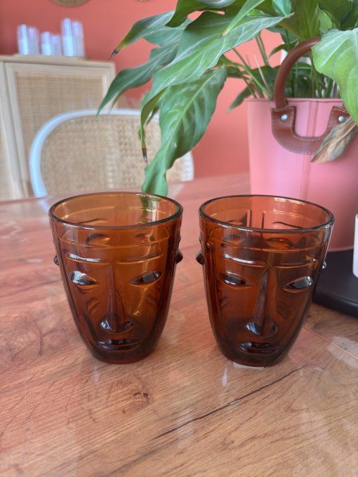 Verre visage ambre