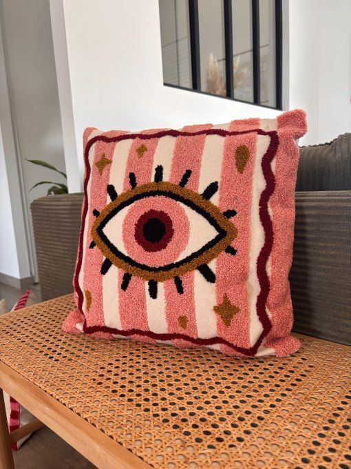 Coussin oeil rose
