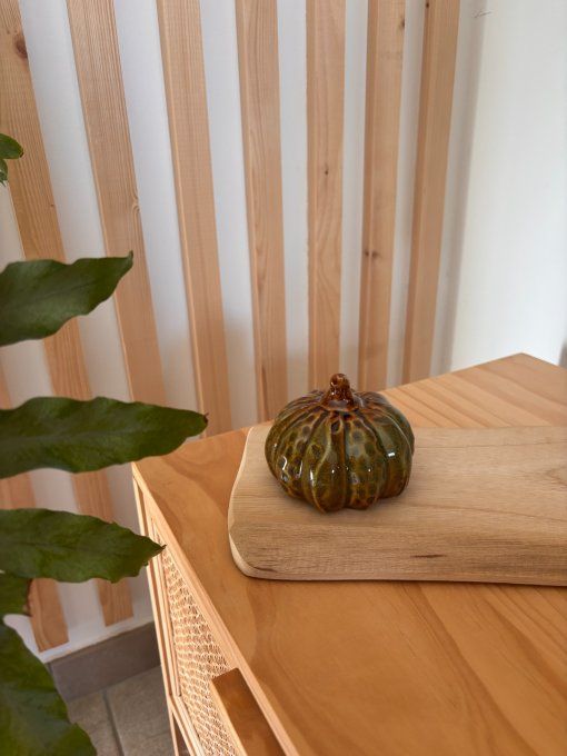 Citrouille en porcelaine verte